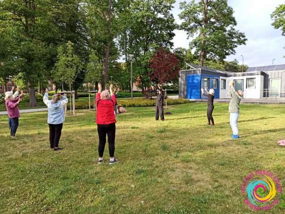 Projekt Lato: Pierwsze zajęcia Qigong za nami.