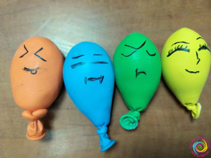 "Gniotki" sensoryczne z balonów - warsztaty manualno-kreatywne w SOK