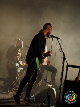 Sala widowiskowa, koncert - występ na scenie Żółta Febra