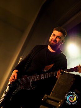 Sala widowiskowa, koncert - występ na scenie Żółta Febra