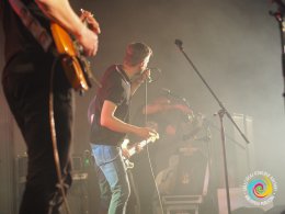 Sala widowiskowa, koncert - występ na scenie Gutek
