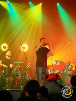 Sala widowiskowa, koncert - występ na scenie Gutek