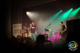 Sala widowiskowa, koncert - występ na scenie Gutek