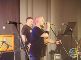 Sala widowiskowa, koncert - występ na scenie Farben Lehre