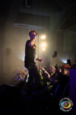 Sala widowiskowa, koncert - występ na scenie Farben Lehre