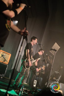 Sala widowiskowa, koncert - występ na scenie Farben Lehre