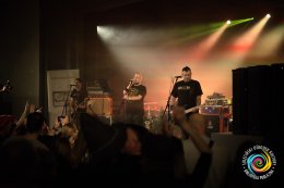 Sala widowiskowa, koncert - występ na scenie Farben Lehre