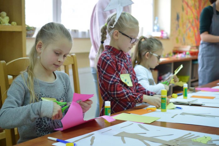 Ferie zimowe w SOK - poniedziałkowe zajęcia plastyczne