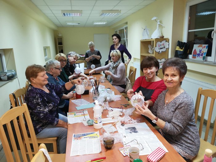 Zimowe ozdoby na warsztatch rękodzielniczych